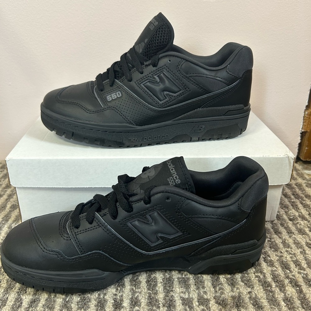 New Balance 550 Triple Black Basketball shoes- Men’s size 8